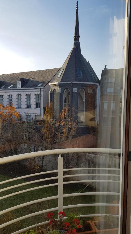 Logement Dans Le Coeur Historique De Mons  Exterior foto